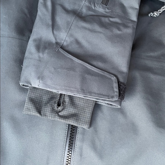 Strafe Women’s Waterproof Shell Jacket, Charcoal Grey, Size Large - Picture 8 of 12